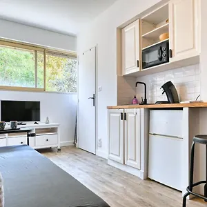 nice-studio-in-the-heart-of-rue-de-paradis-close-to-the-beaches.fr-provencehotel.com/